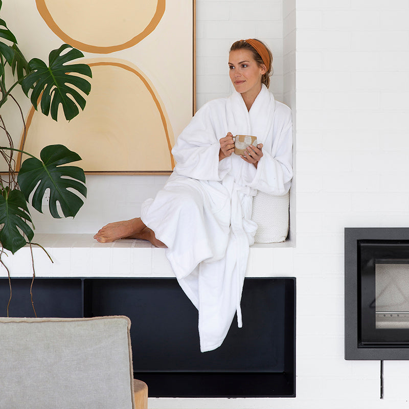 L/XL Microplush Robe White- Bambury
