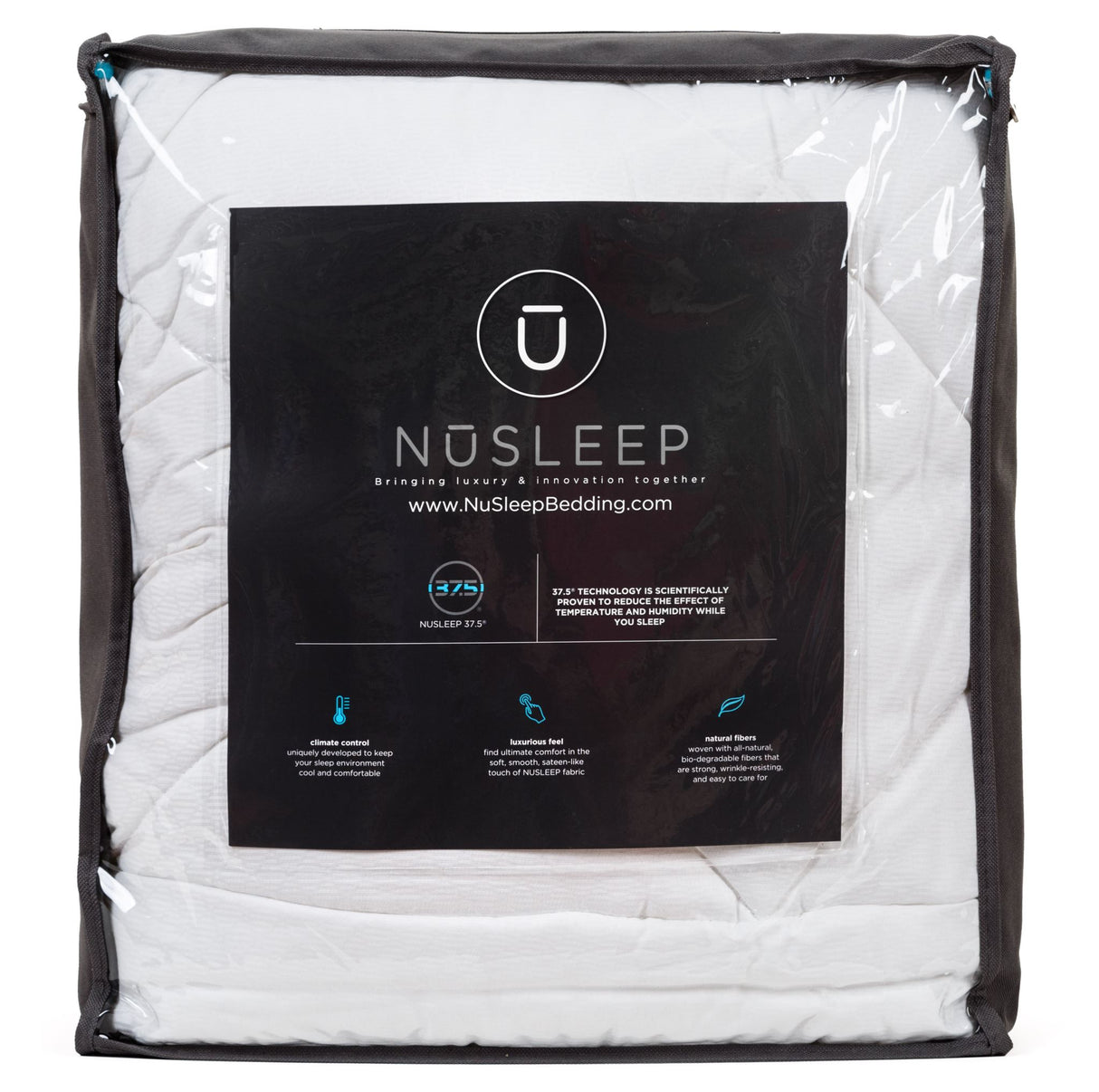 Waterproof Super King mattress pad with breathable 37.5® Technology for comfort and protection against spills.