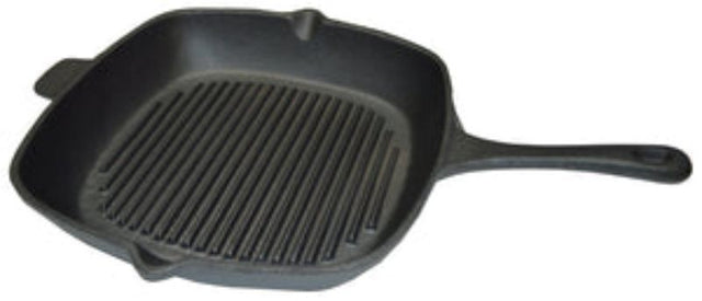 Square 29x29cm cast iron grill pan with ribbed bottom for perfect grill marks and healthy cooking.