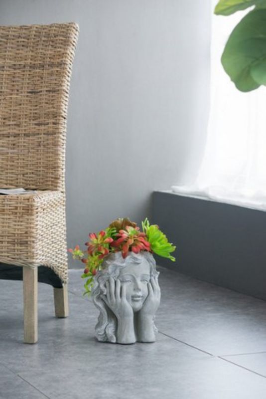 PLANTER - GIRL STATUE (29cm)