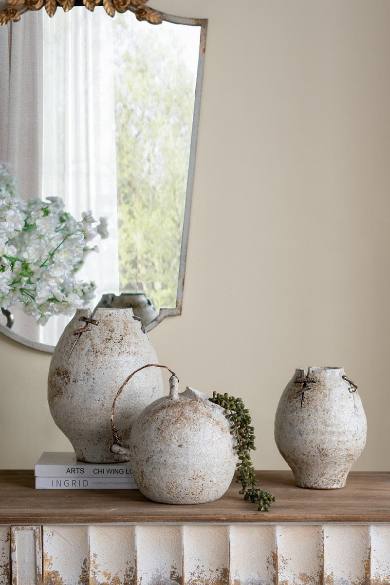 HAND PULLED DECORATIVE JUG WITH WIRE HANDLE (24.2 x 24.2 x 26cm)