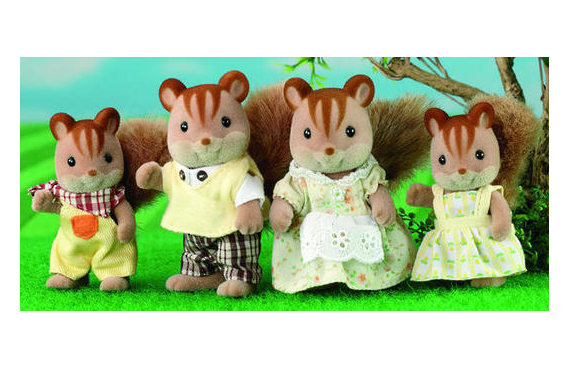 Walnut Squirrel Family - Sylvanian Families