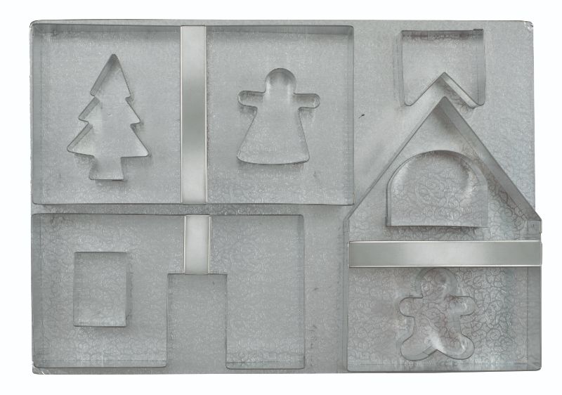 Avanti Gingerbread House 10pc Includes Board