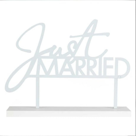 Elegant 'Just Married' table sign, 25cm x 29cm, perfect for enhancing wedding decor and celebrating love.