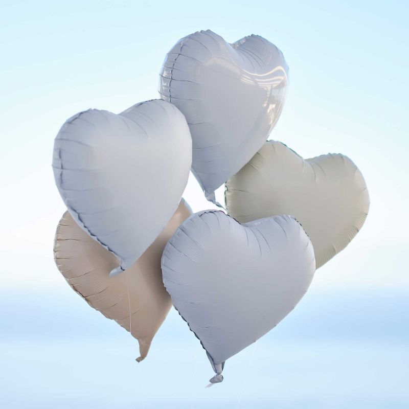Pack of 8 heart-shaped balloons for engagement celebrations, includes assembly materials for easy decorating.