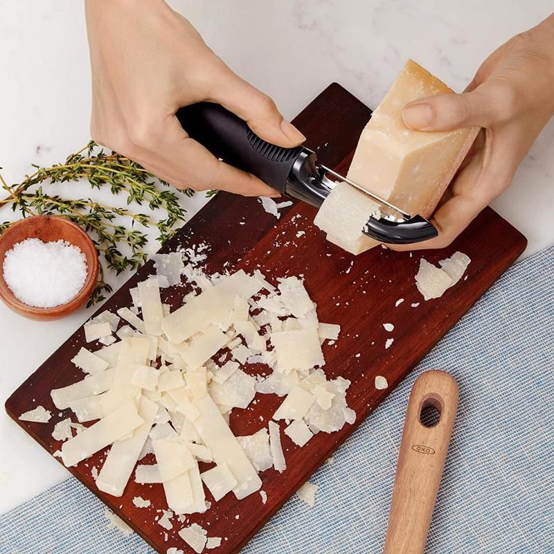 OXO Good Grip Swivel Peeler