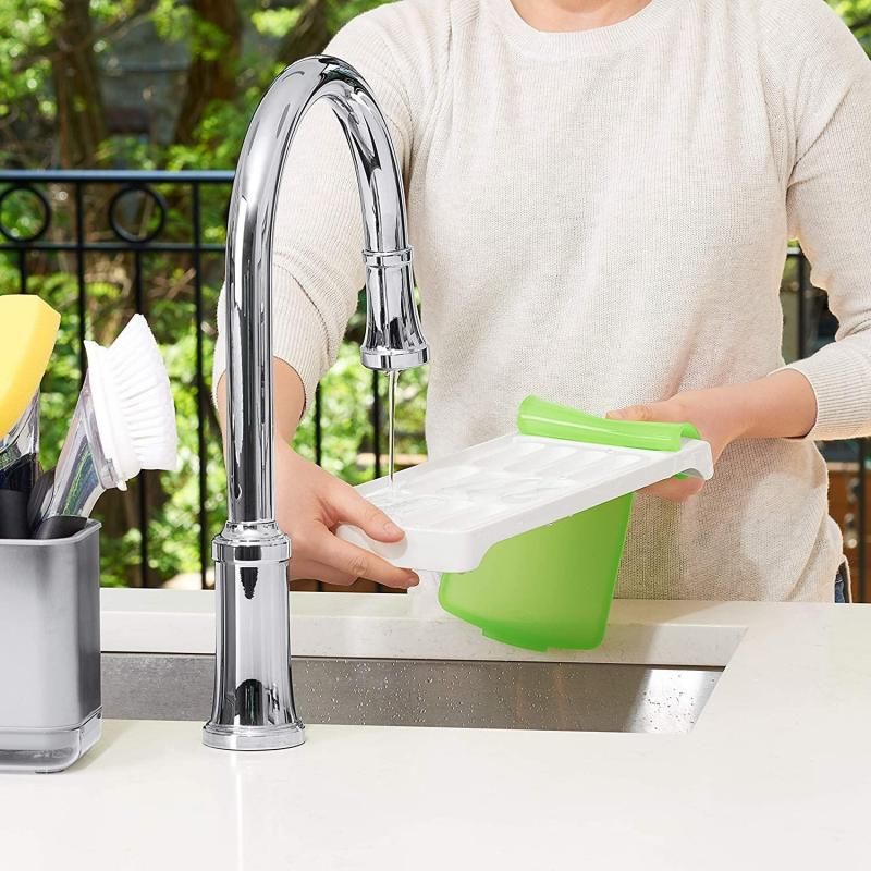 OXO Good Grips NO-Spill Ice Stick Tray