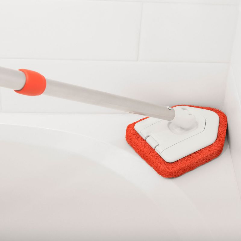 OXO - Extendable Tub & Tile Scrubber