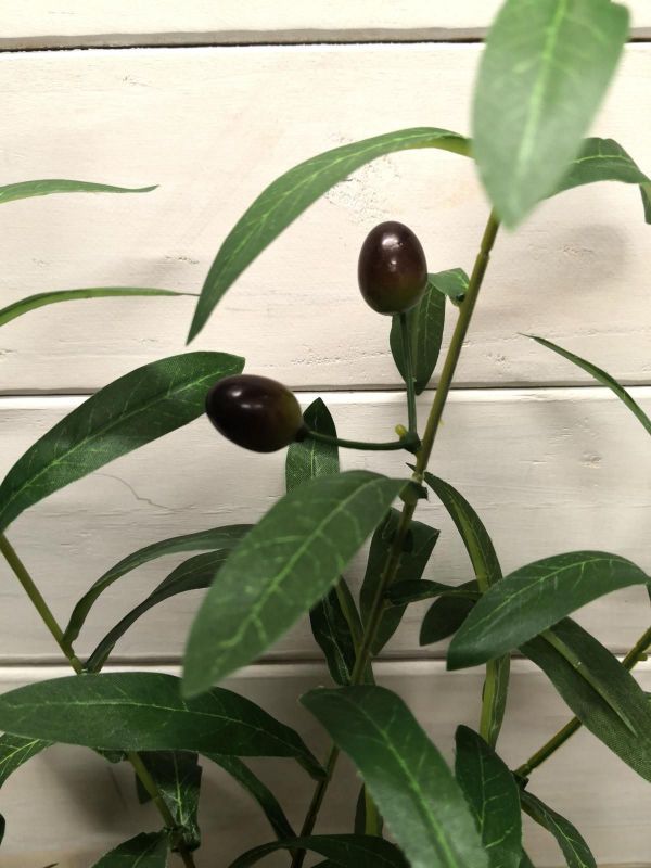 Artificial Olice Spray w/Olives