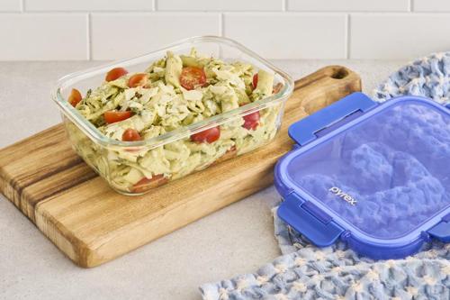 Pyrex Lock N Store Rectangle Container with Blue Lid  1.52L