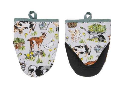 Cotton microwave mitts featuring a charming farmhouse design with playful farm animals and effective heat protection.