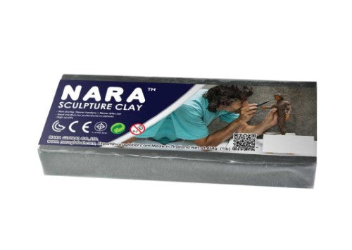 Grey Nara Sculpture Clay 454g for artists, ideal for detailed sculpting and prototyping, remains workable without drying out.