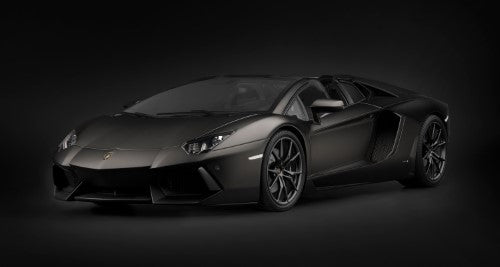 Diecast kit of the Lamborghini Aventador Roadster in black, showcasing intricate details for enthusiasts and collectors.