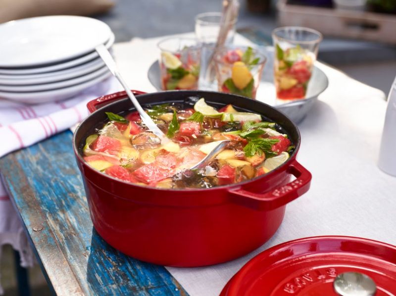 Round-Cocotte-Staub-Red-28cm585L