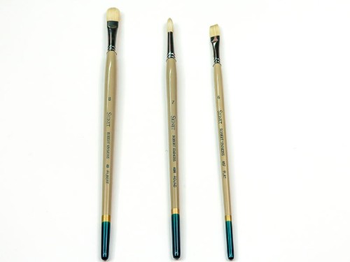 Rbt Simmons Signet S42 Filbert #11 Artist Brush with high-quality bristles for versatile strokes and smooth blending.