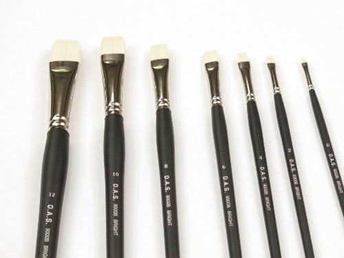 S9000 Bristlon Bright #8 brush with thick filaments for precision in acrylic, oil, and watercolor painting.