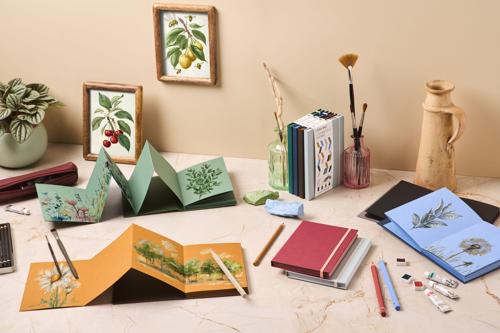 Fabriano Leporello Cromia Journal - 220gsm 11.5x16.5cm Light Pale Brown