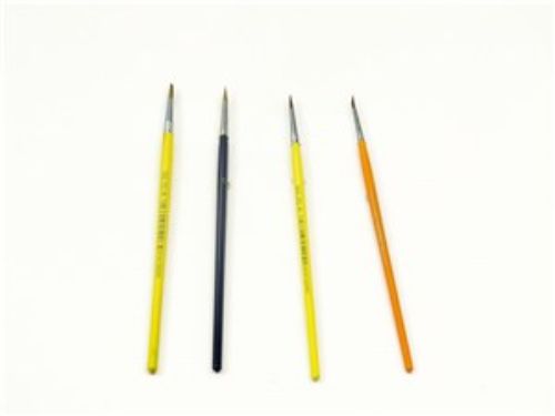 Maries 252 Brush No.5 with natural bristles offers precision and comfort for watercolor, acrylic, and oil painting.