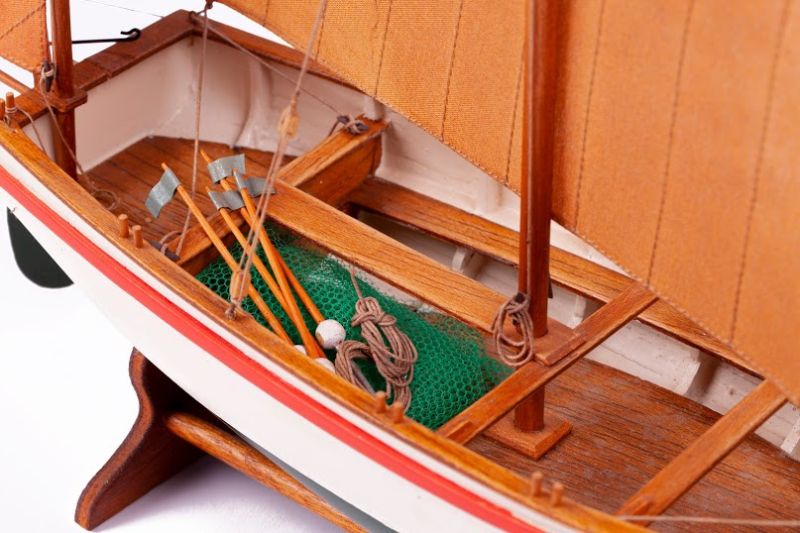 Wooden Ship Kitset - Billing Boats 1/30 Le Bayard Wooden Hull