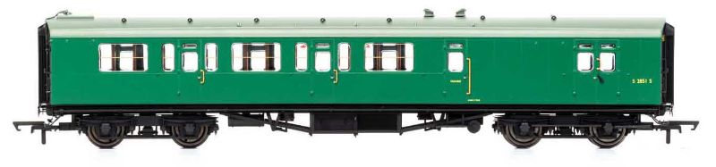 Hornby Train Accessory - BR Bulleid 59' Corridor Brake 3rd