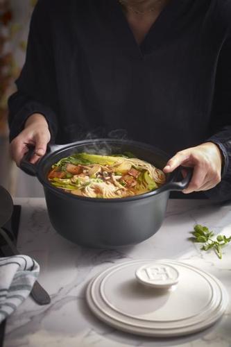 SUBLIME Round Dutch Oven / Stewpot - 5,5 L - Emile Henry