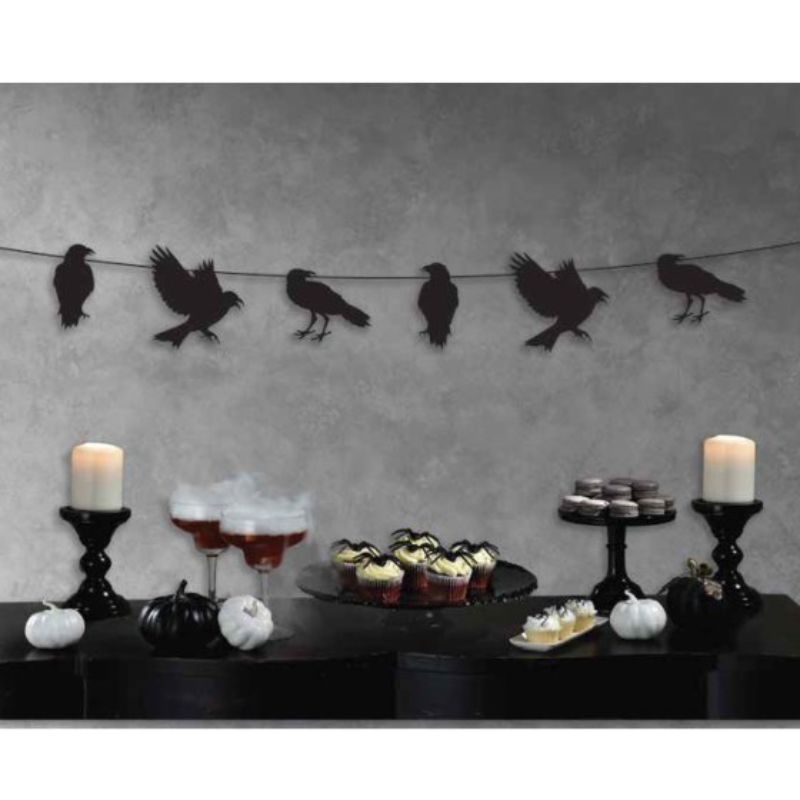 2-meter crow bunting string decoration made of eco-friendly cardboard, perfect for Halloween and festive decor.