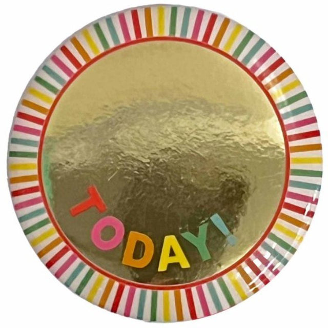 Vibrant 6cm badge for customizing your age, ideal for birthday parties and special occasions.