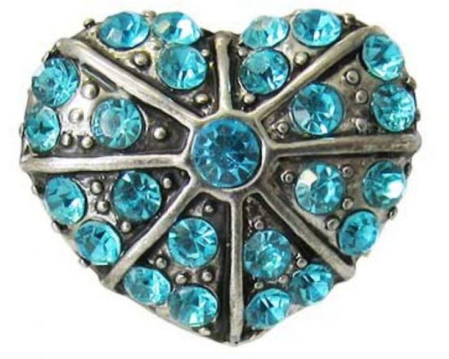 Elegant blue heart snap charm with dazzling design for stylish accessories and versatile outfit enhancement.