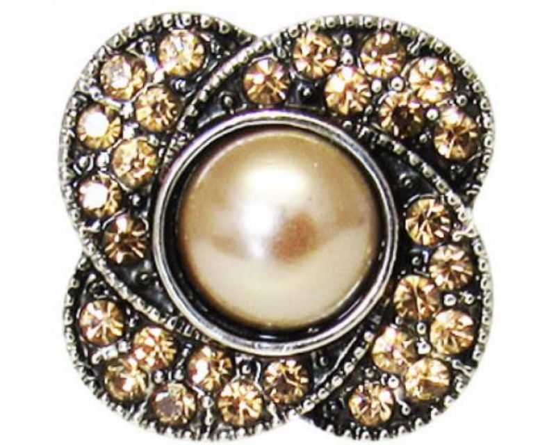 Gold Pearl Flower fashion snap featuring elegant gold and pearl accents, perfect for personalizing clothing and accessories.