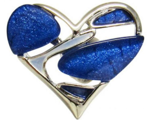 Vibrant blue heart snap accessory, perfect for adding color to outfits and personalizing jackets or bracelets.