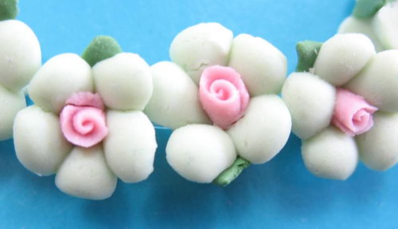 Beads - Fancy Beads - Flower 6pc  - Set of 5  GREEN