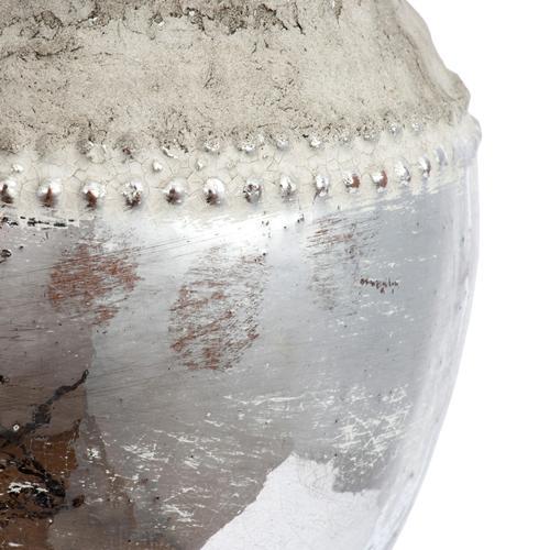 Uma Vase - 175 X 175 X 235