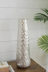 Dimond Texture Aluminium Vase - 190 X 190 X 590