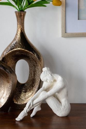 Yoga Lady Figurine - 272 X 108 X 222