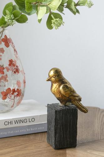 Bird on Stand - 105 X 60 X 190