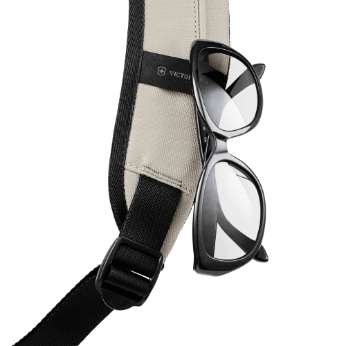 Modern Traveler Backpack - VICTORINOX Altmont (Stone White)