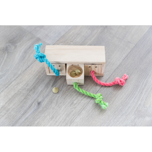 Small Animal Toy - Wooden Snack Activity Cube (5 x 5 x 6cm)