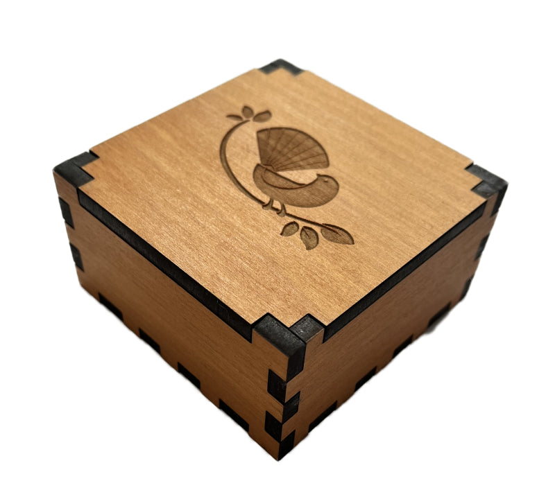 Rimu Veneer Giftbox with Engraved Fantail