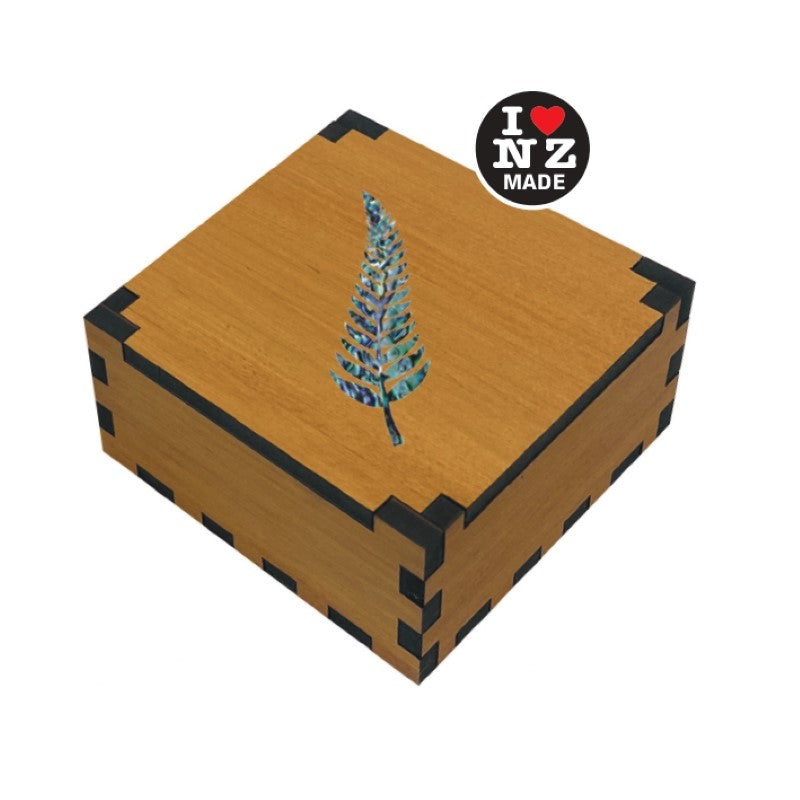 Rimu Veneer Giftbox with Paua Fern