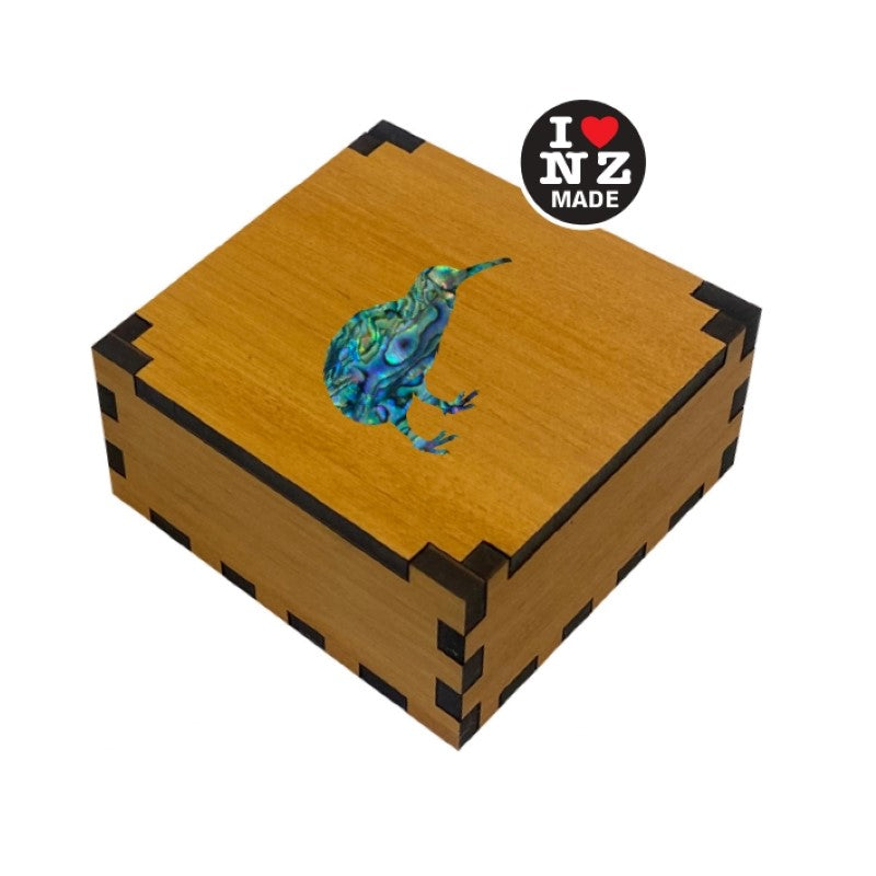 Rimu Veneer Giftbox with Paua Kiwi