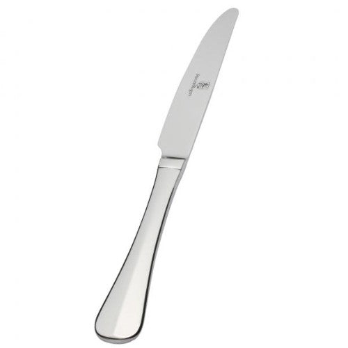 Set of 6 elegant stainless steel dessert knives with serrated edges for effortless slicing of pastries and baguettes.