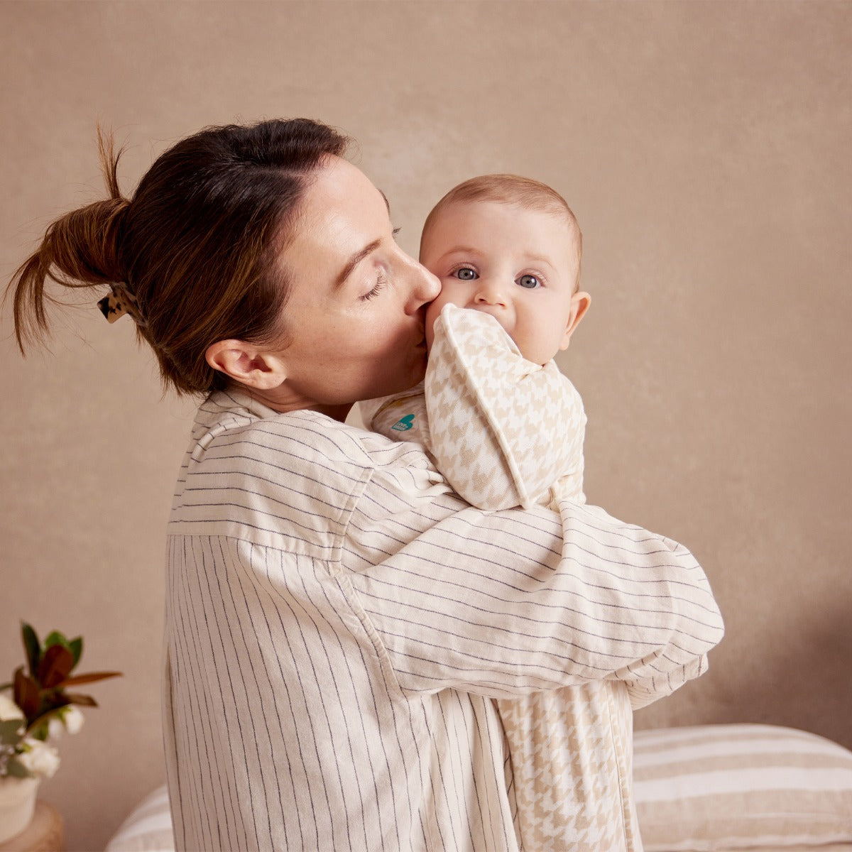 Love to Dream Swaddle Up™ Original 1.0 TOG - Houndstooth - Small