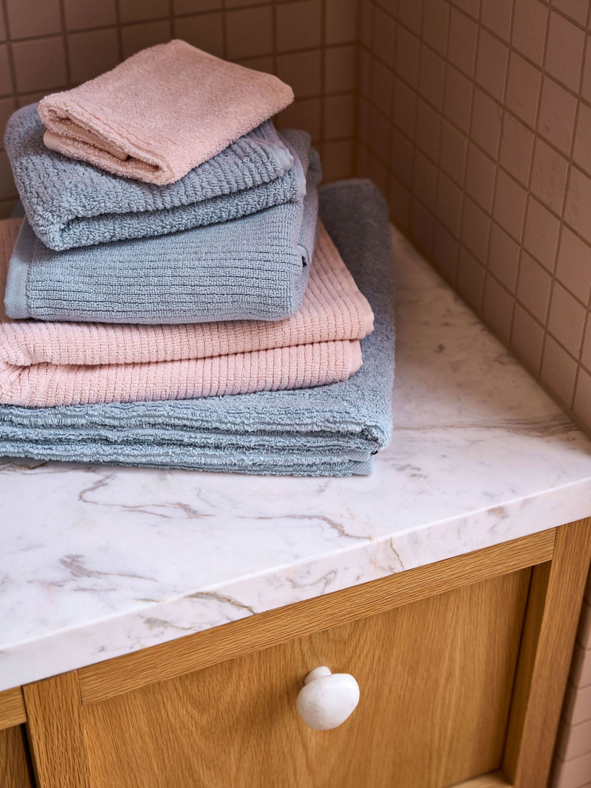 Hand Towel - Reed Linen House - 40cm x 71cm Pink