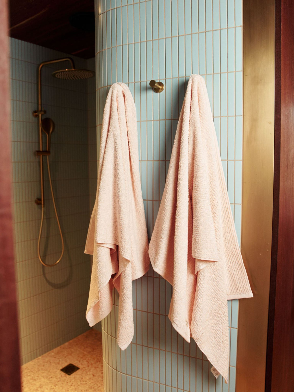 Bath Towel - Reed Linen House - 69cm x 139cm Pink