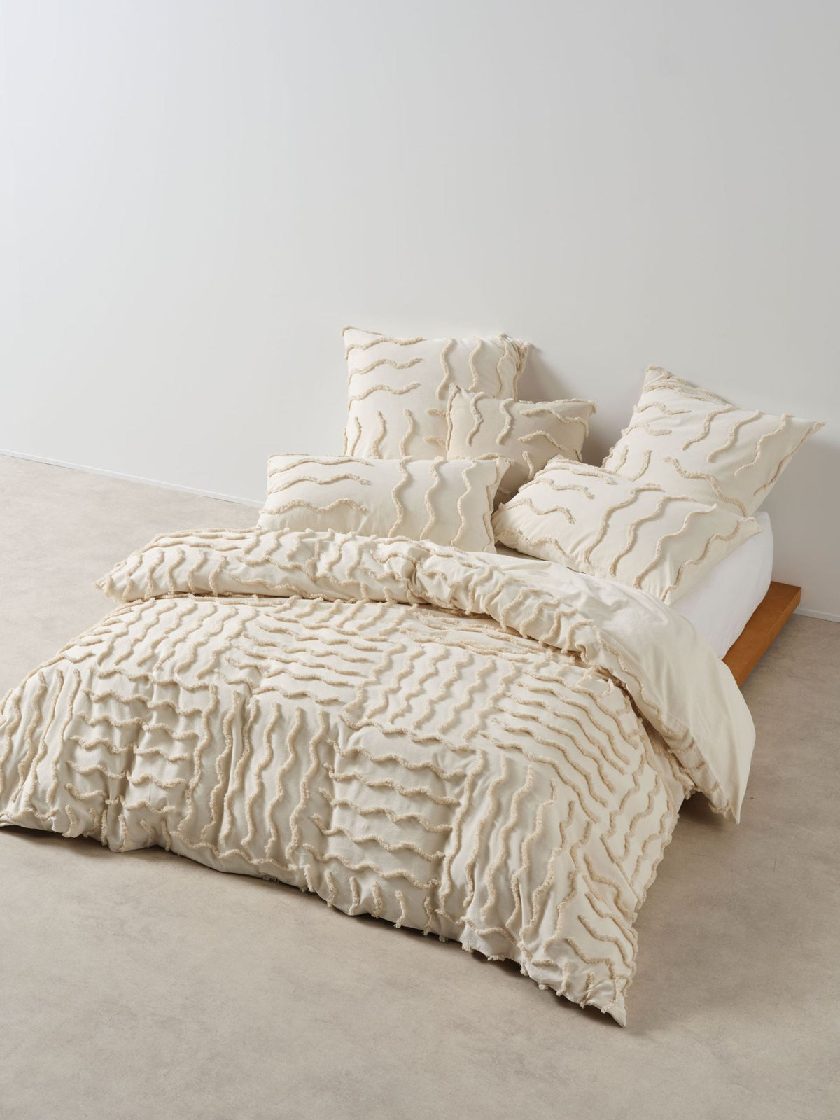 Quilt Cover Set - Metung Latte Linen House - Super King Natural