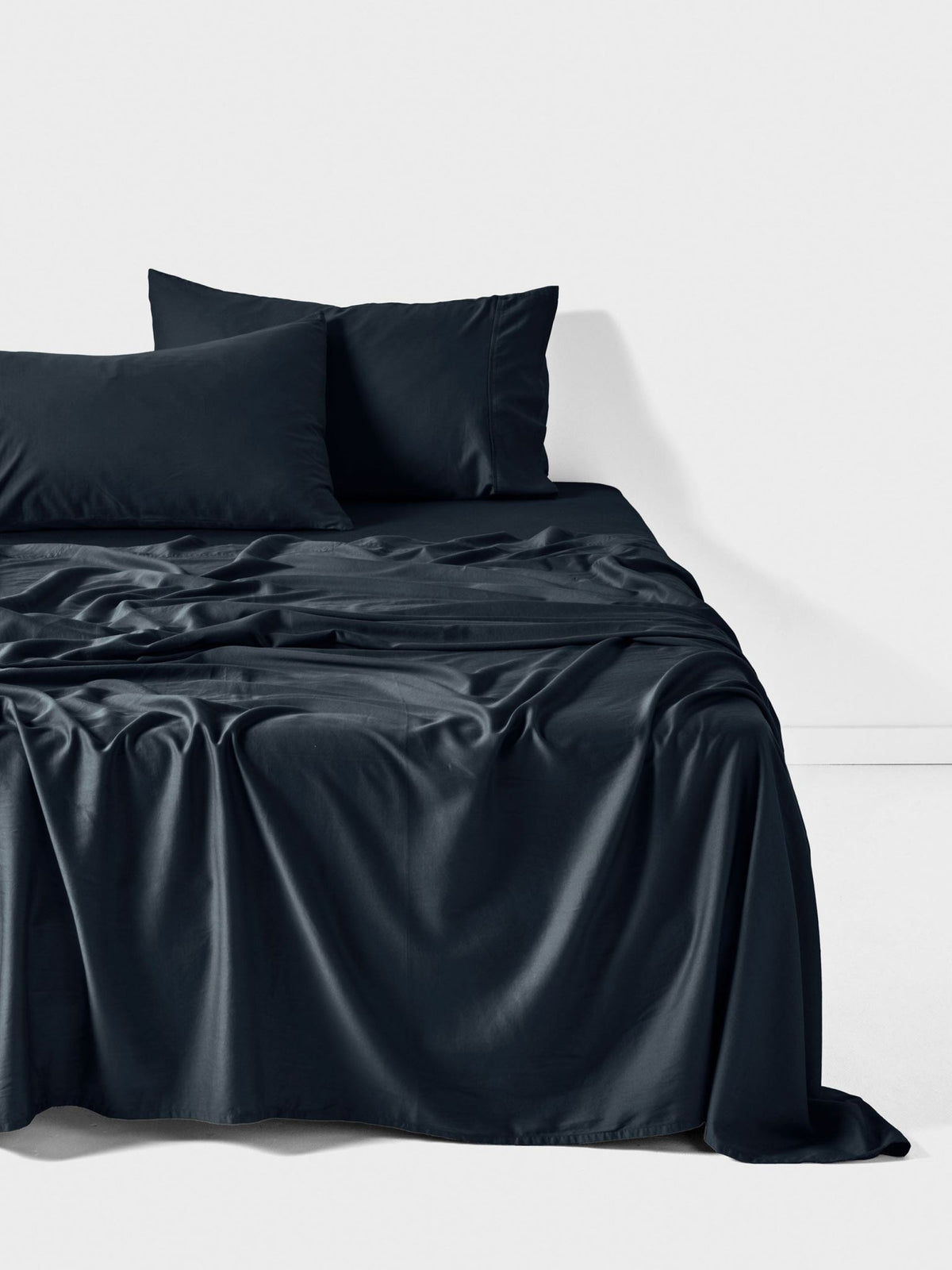 Sheet Set - Surf Wash Midnight 400 Thread Count Linen House - King Blue