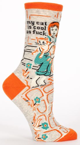 Stylish socks featuring a cool cat design, perfect for cat lovers and comfortable for everyday wear.