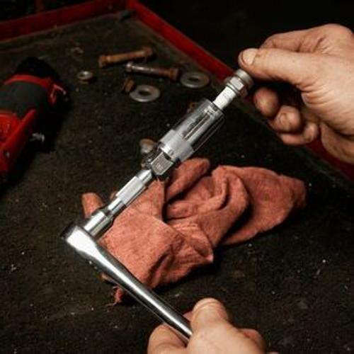Spark Plug Socket 3/8 Inch Drive - Milwaukee 18mm