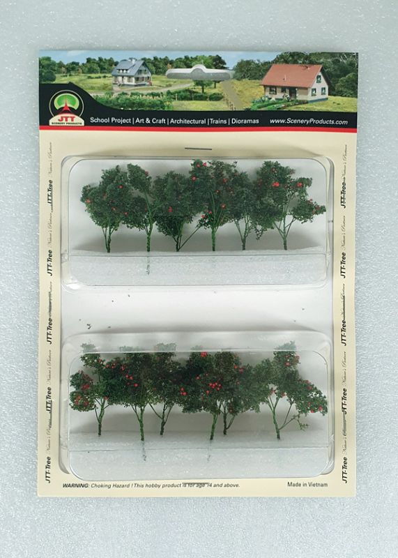 Set of 12 realistic 38.1mm tomato plants for enhancing O scale model scenery and dioramas.