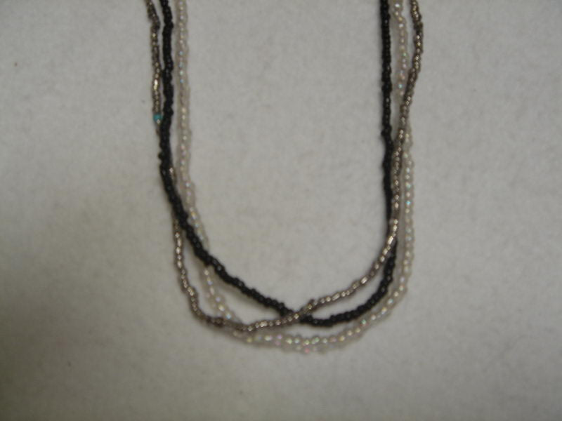 Necklace White/Grey/Black Bead